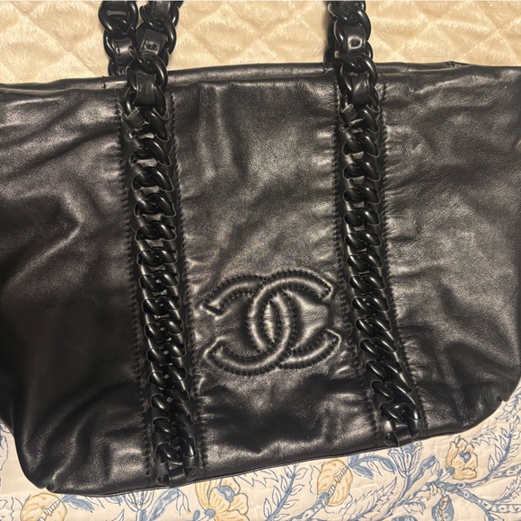 Circa 2005-2006 Authentic Chanel Tote Bag - Picture 7 of 7